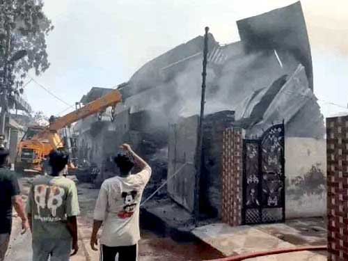 जालंधर में लकड़ी फैक्टरी धूं-धूं कर जली, 10 दमकल गाड़ियों ने घंटों बाद पाया काबू