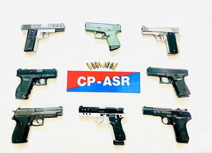 अमृतसर पुलिस की बड़ी कामयाबी: सीमा पार से हथियार तस्करी करने वाले मॉड्यूल का भंडाफोड़, 5 गिरफ्तार, 8 अत्याधुनिक पिस्तौल बरामद**
