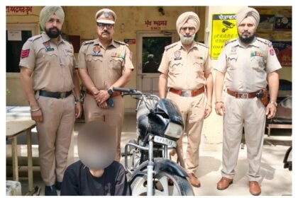 जालंधर पुलिस की बड़ी कामयाबी: सुबह की सैर पर निकले व्यक्ति पर बेसबॉल बैट से हमला कर मोबाइल लूटने वाला दूसरा आरोपी भी गिरफ्तार, मोटरसाइकिल और बैट बरामद**