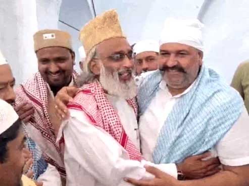 जालंधर में बकरीद पर उमड़ा भाईचारे का सैलाब, हजारों लोगों ने अदा की सामूहिक नमाज