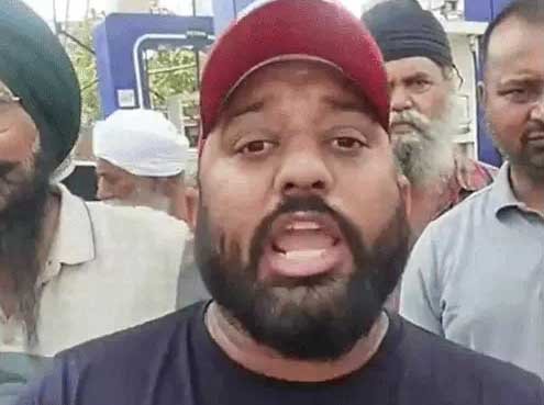 जालंधर में पेट्रोल पंप के खिलाफ फूटा लोगों का गुस्सा, सड़क पर उतरकर किया प्रदर्शन