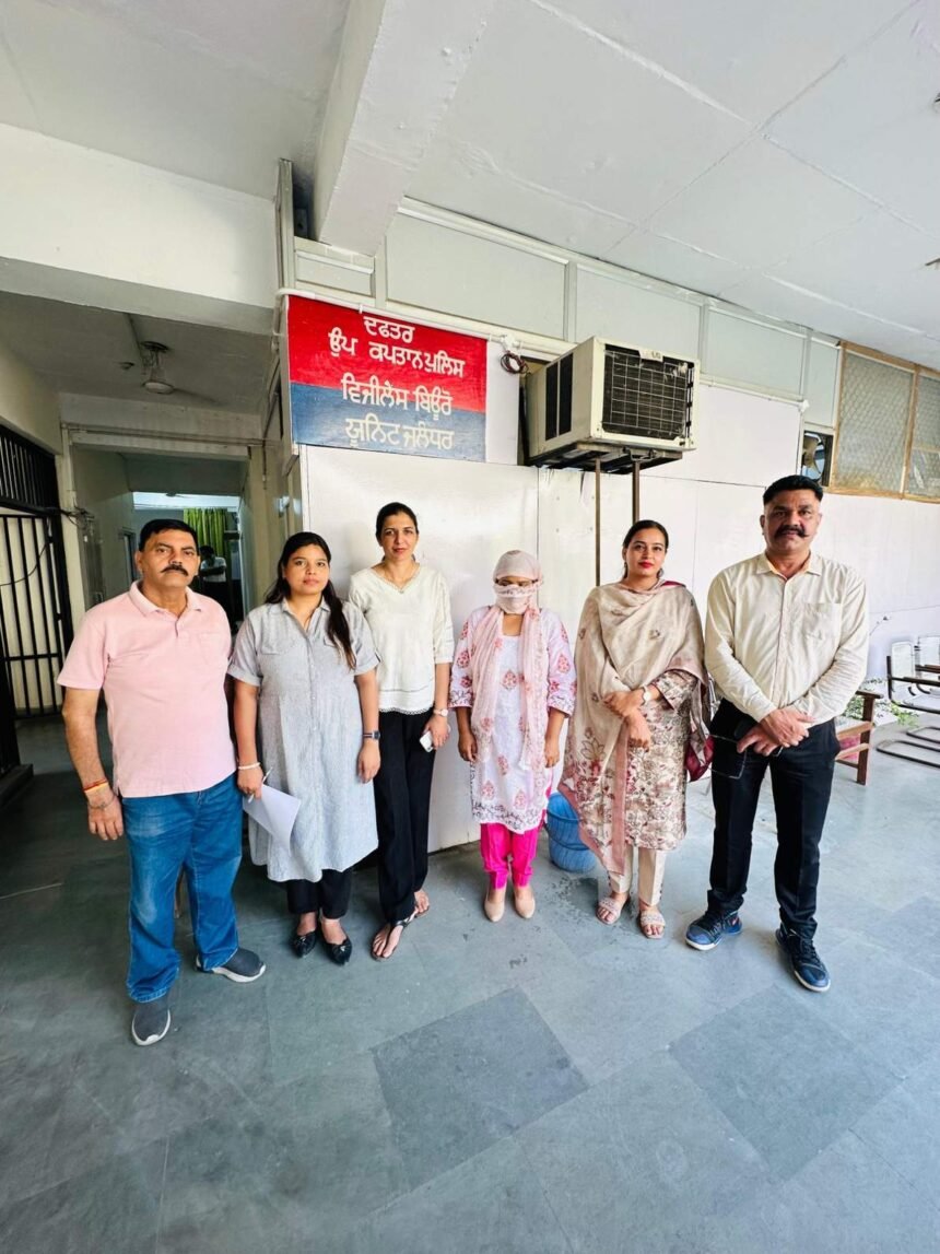 जालंधर: 20 हजार की रिश्वत लेते महिला सब-इंस्पेक्टर रंगे हाथ गिरफ्तार, विजिलेंस ब्यूरो पंजाब की बड़ी कार्रवाई**