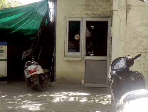 अमृतसर में DCP ऑफिस में चली गोली, असलहा ब्रांच में हड़कंप : 30 बोर की पिस्टल से गोली चली; एक पुलिसकर्मी को लगी, हालत गंभीर