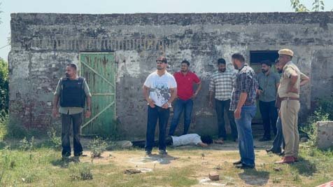 बीएमएस फैशन शोरूम फायरिंग का आरोपी पुलिस एनकाउंटर में गिरफ्तार, टांग में गोली लगने के बाद दबोचा
