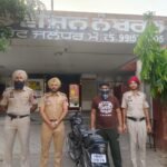 जालंधर पुलिस की बड़ी कार्रवाई: जबरन वसूली के लिए फायरिंग मामले में मोटरसाइकिल की जाली नंबर प्लेट बनाने वाला आरोपी पठानकोट से गिरफ्तार**