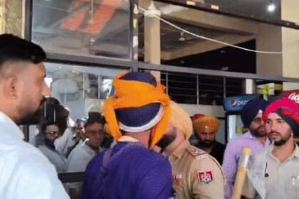 लुधियाना में निहंगों और शिवसेना नेताओं का आमना-सामना, CP दफ्तर के बाहर हंगामा