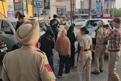 जीरकपुर स्पा सेंटर पर एक्शन : 2 विदेशी महिलाओं समेत 6 युवतियां मिलीं, , दस्तावेजों की जांच जारी