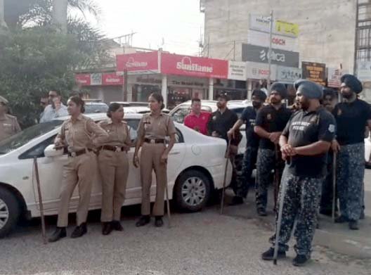 जालंधर में करोड़ों की प्रॉपर्टी पर बवाल : जालंधर में करोड़ों की प्रॉपर्टी पर संग्राम, डॉ. कपूर और राजन सिद्धू आमने-सामने