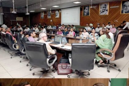 एस.आई.आर. के तहत हलका स्तर के मास्टर ट्रेनरों, सुपरवाइजरों और तकनीकी स्टाफ को दिया गया प्रशिक्षण