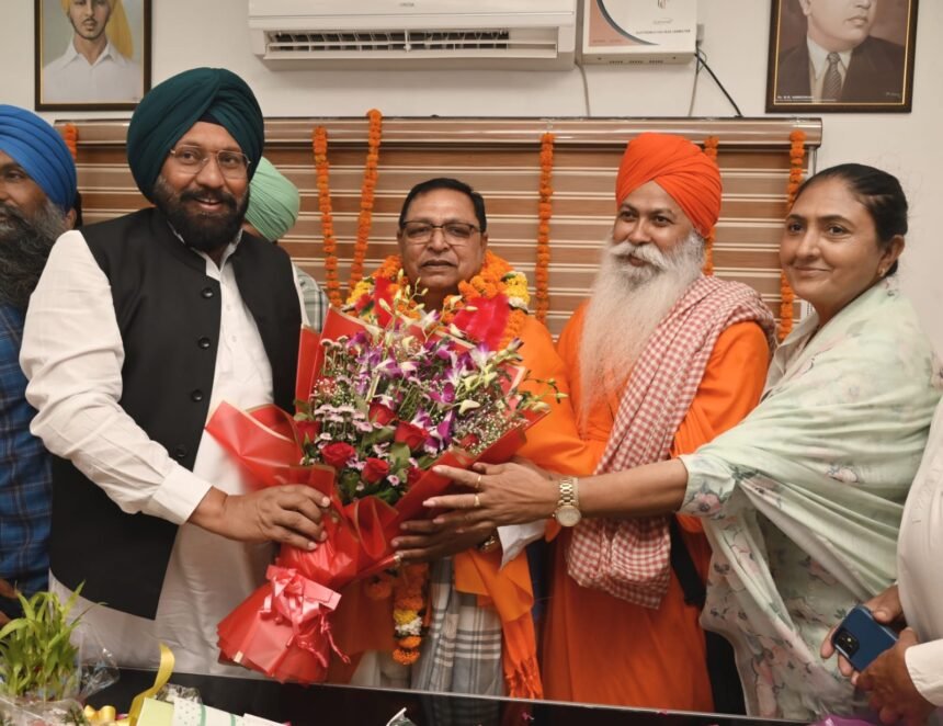 जिला परिषद के चेयरमैन और वाइस चेयरमैन ने विधायक बलकार सिंह और इंदरजीत कौर मान की मौजूदगी में संभाला पद
