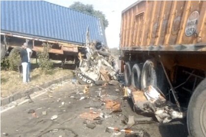 जालंधर-लुधियाना हाईवे पर भीषण हादसा, डिवाइडर पार कर भिड़ी गाड़ी; 4 घायल, 1 घंटे तक जाम में फंसे वाहन