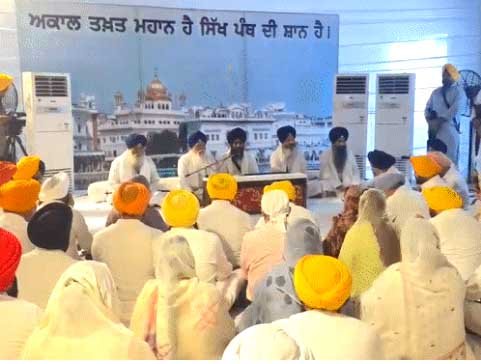 अकाल तख्त का बड़ा फैसला : 1 महीने में बेअदबी कानून संशोधित करो ; AAP विधायकों ने कबूला, बिना पढ़े साइन किए