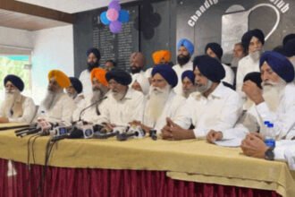 अकाली दल (पुनर सुरजीत) में बड़ी बगावत: 15 नेताओं ने छोड़ी पार्टी, नए मोर्चे का ऐलान