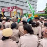 चंडीगढ़ में किसानों का शक्ति प्रदर्शन, BJP कार्यालय पर घेराव की कोशिश : पुलिस ने बैरिकेड लगाकर रोका, धक्का-मुक्की हुई; अमेरिका-भारत FTA के विरोध में हुए उग्र