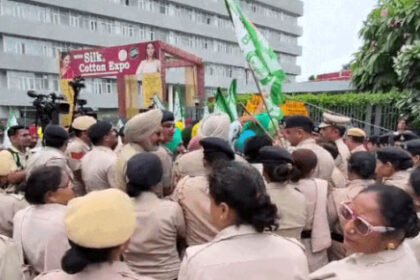 चंडीगढ़ में किसानों का शक्ति प्रदर्शन, BJP कार्यालय पर घेराव की कोशिश : पुलिस ने बैरिकेड लगाकर रोका, धक्का-मुक्की हुई; अमेरिका-भारत FTA के विरोध में हुए उग्र