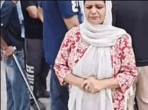 जालंधर में प्रताड़ना से परेशान व्यक्ति ने जान दी: परिजनों ने पड़ोसी परिवार पर लगाए गंभीर आरोप ; कार्रवाई की मांग को लेकर थाने पहुंचा परिवार