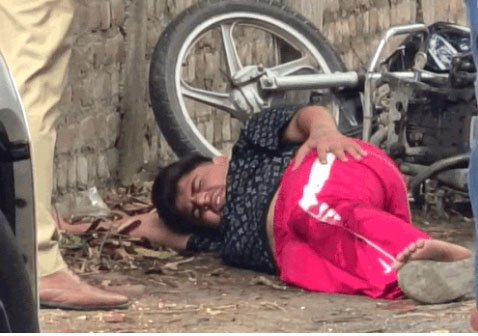 BREAKING जालंधर डबल मर्डर केस के आरोपी गुल्लू का एनकाउंटर : टांग में गोली लगी तो जमीन पर गिरा, खून देख दर्द से तड़पने लगा गुल्लू;. फोलड़ीवाल का गुर्गा