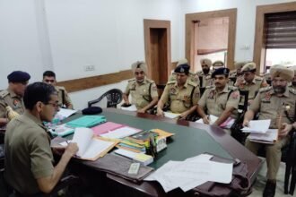 जालंधर में अपराध नियंत्रण के लिए पुलिस कमिश्नर सतिंदर सिंह की बड़ी बैठक; नशा तस्करों और अपराधियों पर शिकंजा कसने के सख्त निर्देश