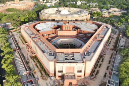 संसद के मानसून सत्र का 5वां दिन: लोकसभा में सुप्रीम कोर्ट में जजों की संख्या बढ़ाने और राज्यसभा में ‘राष्ट्र-गौरव अपमान निवारण’ बिल पर होगी चर्चा**