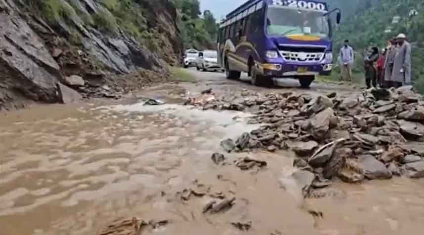 जम्मू-कश्मीर के डोडा में बादल फटा, मलबे ने मचाई तबाही; जनजीवन प्रभावित