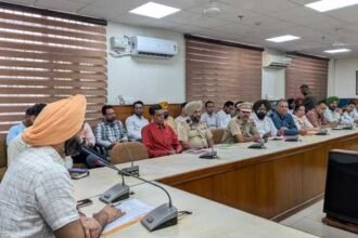 कपूरथला में बाढ़ से निपटने की पूरी तैयारी, प्रशासन-सेना अलर्ट; लाइफ जैकेट और नावों का इंतजाम