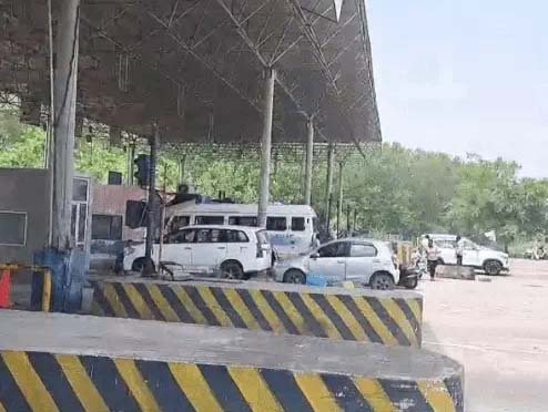 BREAKING : पंजाब में किसानों का हल्लाबोल, सभी टोल प्लाजा फ्री; लैंड पूलिंग नीति के खिलाफ बड़ा आंदोलन
