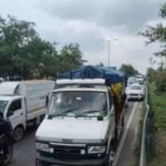 जालंधर हाईवे पर पलटा टिप्पर, 4 KM लंबा जाम; बीच सड़क खड़ी कार बनी हादसे की वजह