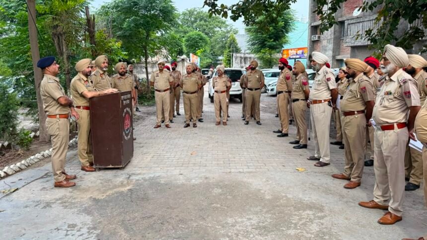 जालंधर रूरल पुलिस का बड़ा एक्शन: ‘ऑपरेशन प्रहार 3.0’ के तहत 300 से ज्यादा अपराधियों पर गिरी गाज, DIG नवीन सिंगला और SSP हरविंदर सिंह विर्क ने संभाली कमान
