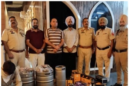 जालंधर पुलिस कमिश्नरेट की बड़ी कार्रवाई: अवैध हुक्का बार और ड्रग्स तस्करी के खिलाफ छापेमारी में 120 लीटर बीयर, 8 हुक्के और 8,800 प्रिलैगाबिन कैप्सूल बरामद, 2 आरोपी गिरफ्तार