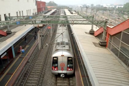 दिल्ली में सुरक्षा अलर्ट: शाम 4 बजे तक 6 प्रमुख मेट्रो स्टेशनों पर आवाजाही बंद, ट्रैफिक पुलिस ने जारी की एडवाइजरी