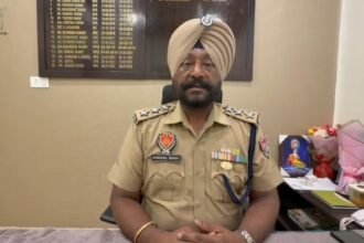 सोशल मीडिया पर वीडियो वायरल होने के बाद जालंधर पुलिस सख्त, निजी वाहन इस्तेमाल करने वाले पुलिसकर्मियों पर कार्रवाई शुरू